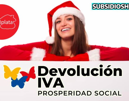 mujer sonriendo en traje navideño apoyandose en lo que seria una pared gris y abajo el logo de la devolucion del iva, a al lado derecho de la imagen el logo de subsidiohoy.com y al izquierdo el de daviplata