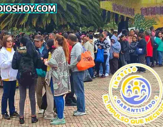 ciudadanos en feria del ingreso minimo garantizado- logo del img y subsidioshoy.com